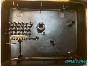 Glock 17 Gen1 (bevorzugt mit Originalmagazinen, Box, Zubehör und Handbuch) - 4