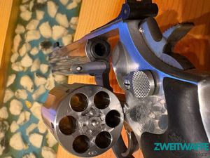 Smith&Wesson Revolver Mod 686-4 Stainless Steel 6Zoll im Kaliber .357Mag.